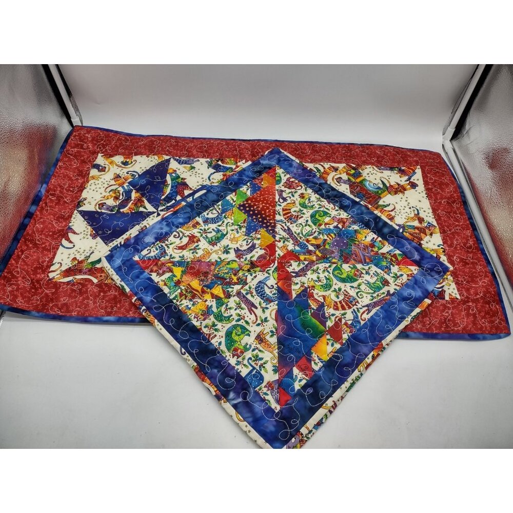 Laurel Burch Christmas Cats Placemats Runner Folk Art Feline Quilted Home Decor